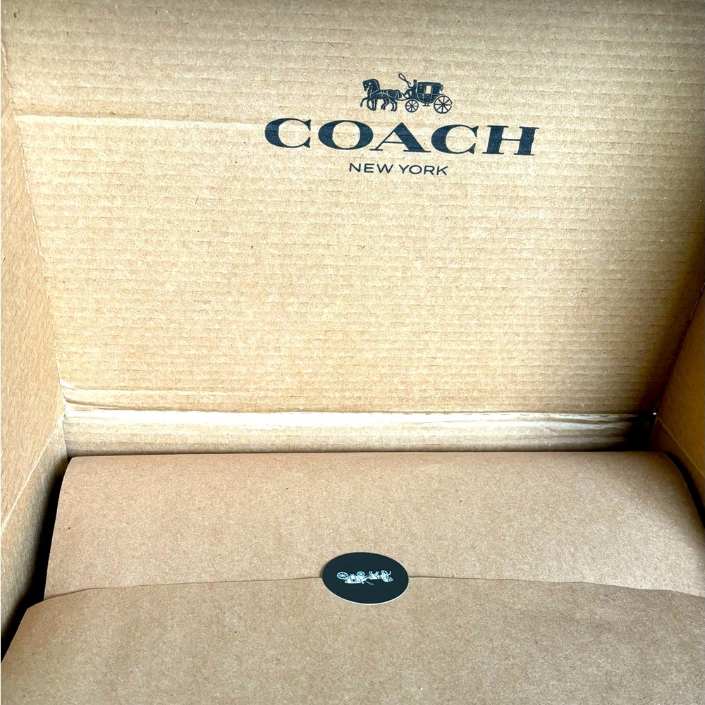 Coach Taylor Pebble Leather brand knew with tags